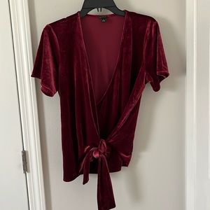 Ann Taylor burgundy velvet wrap short sleeve top in size Medium